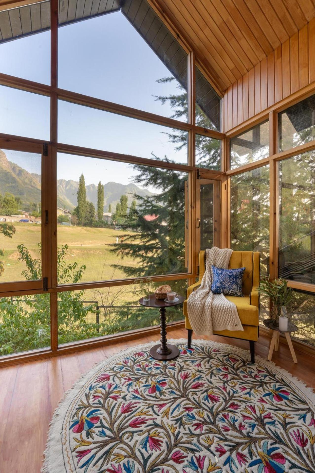 LohonoStays White House at Zaznar view 4