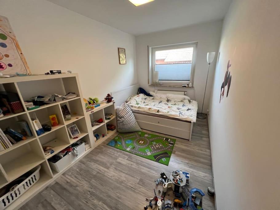 Großes Einfamilienhaus + Garten