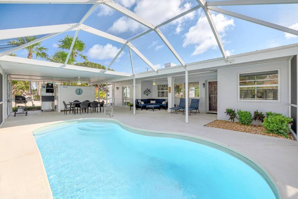 Super Snapper lux w/Heated Pool, Tiki, Dock, Lanai view 5