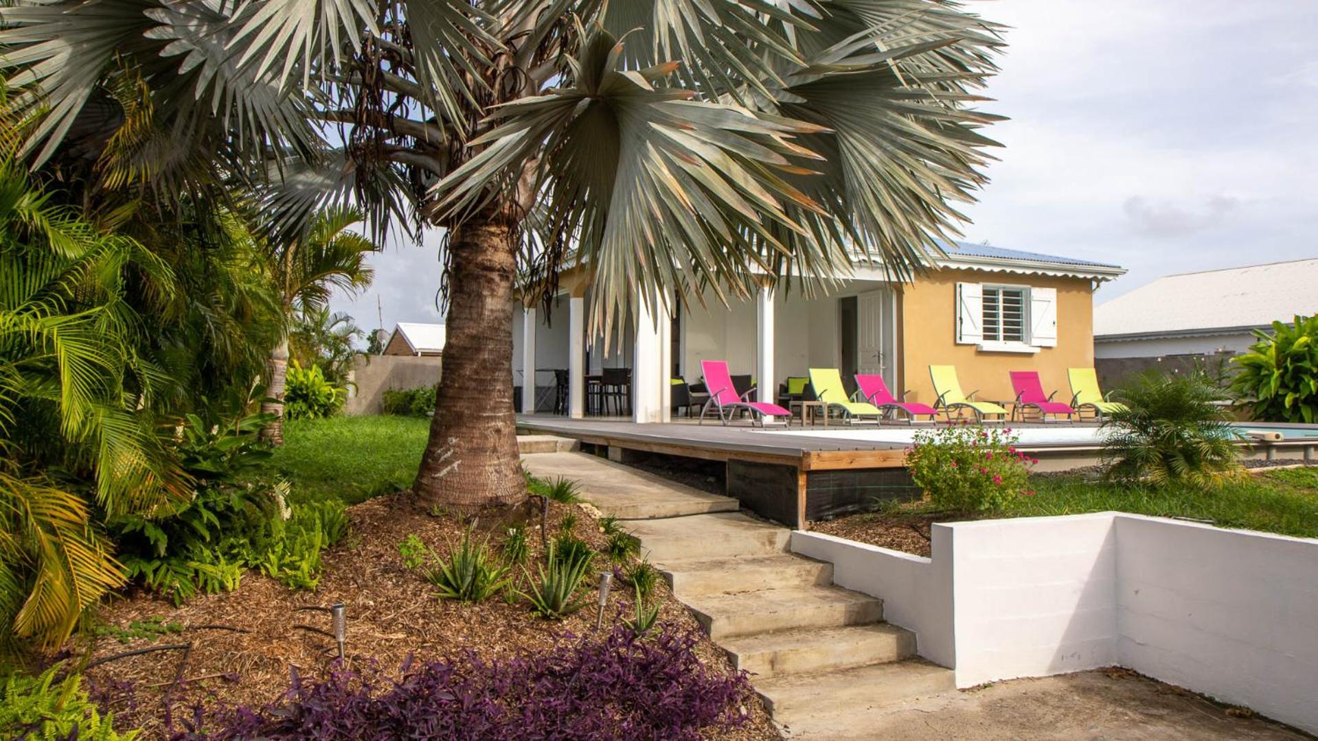 Villa Trézel St-François, 3 ch clim, grande piscine privée, proche des plages et centre ville view 4