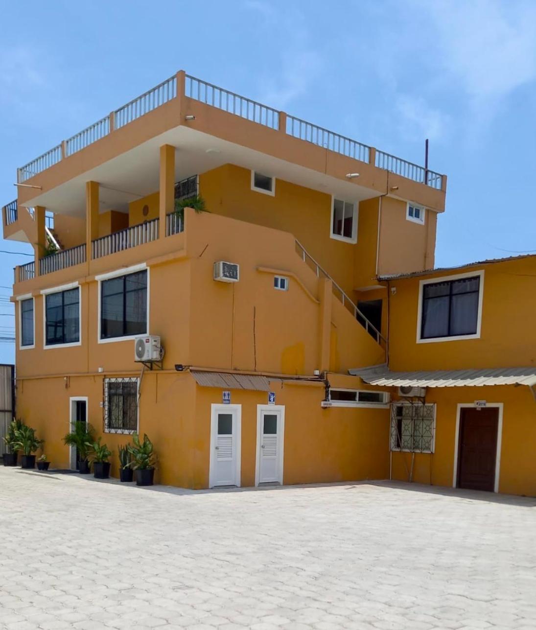 HOTEL PLAYAS PERDERNALES ECUADOR