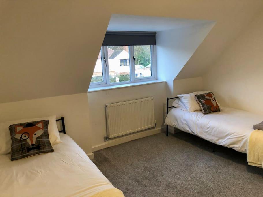 Surrey - Private House with Garden & Parking 12 view 2