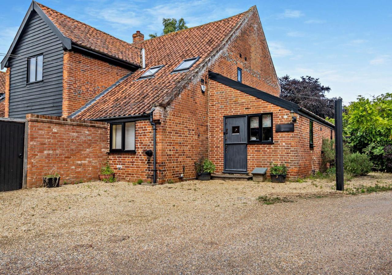 Farnham Vacations - Farnham Barn - Property Image 2