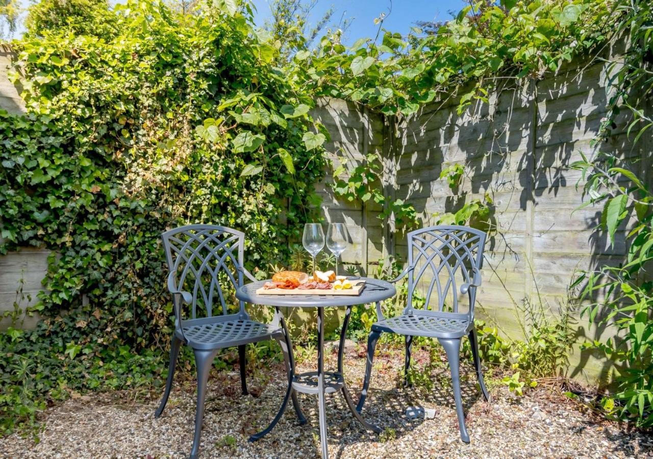 Farnham Vacations - The Cartshed at Farnham Barn - Property Image 9