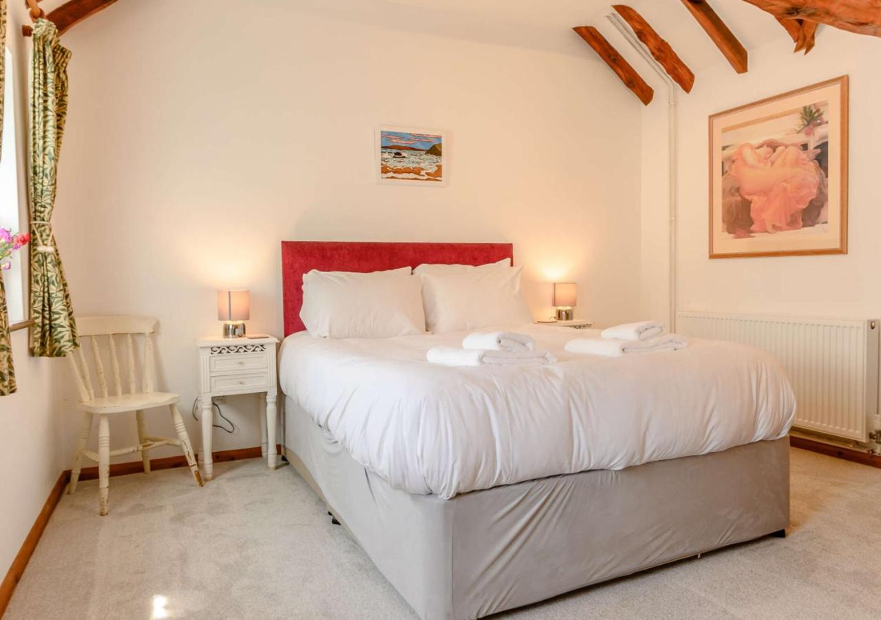 Farnham Vacations - The Cartshed at Farnham Barn - Property Image 3