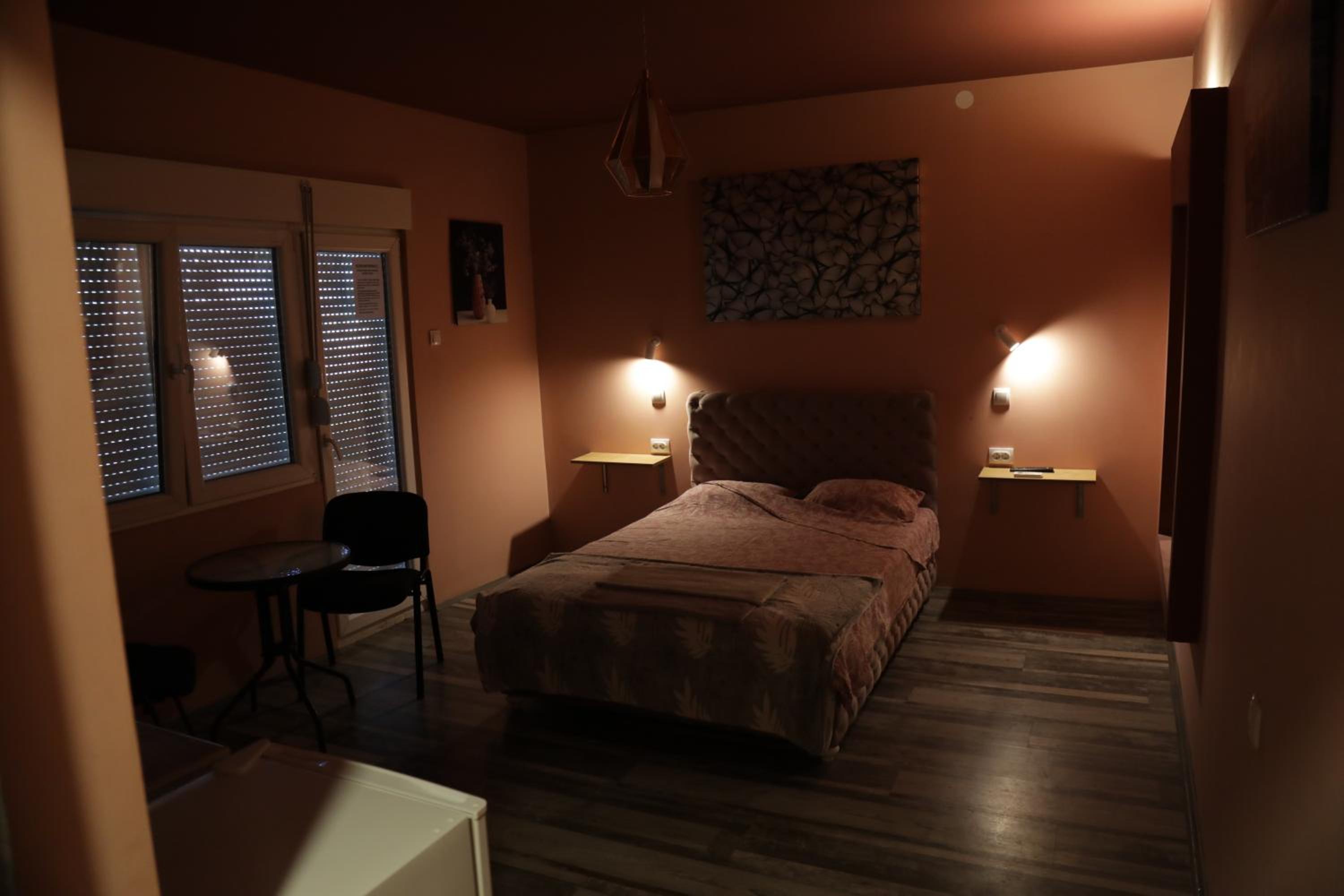 Photo 6