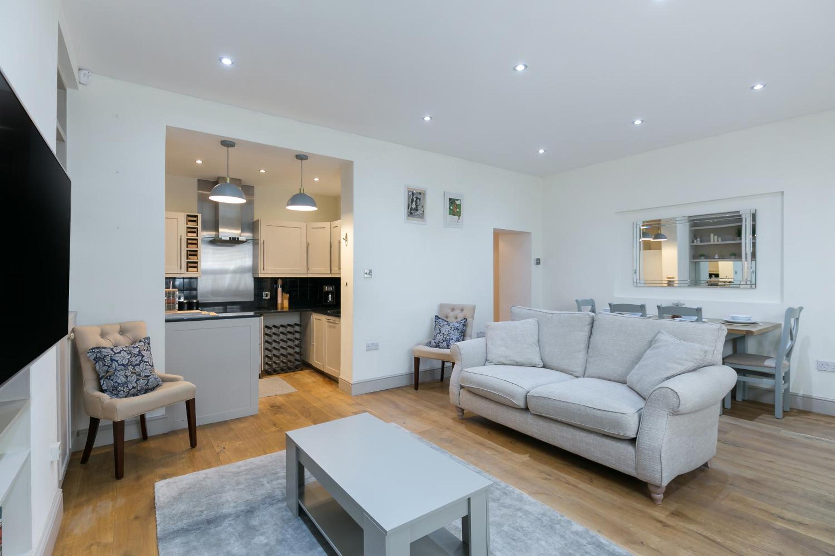 The Notting Hill Residence - 2 BR Apartment Close to Hyde Park