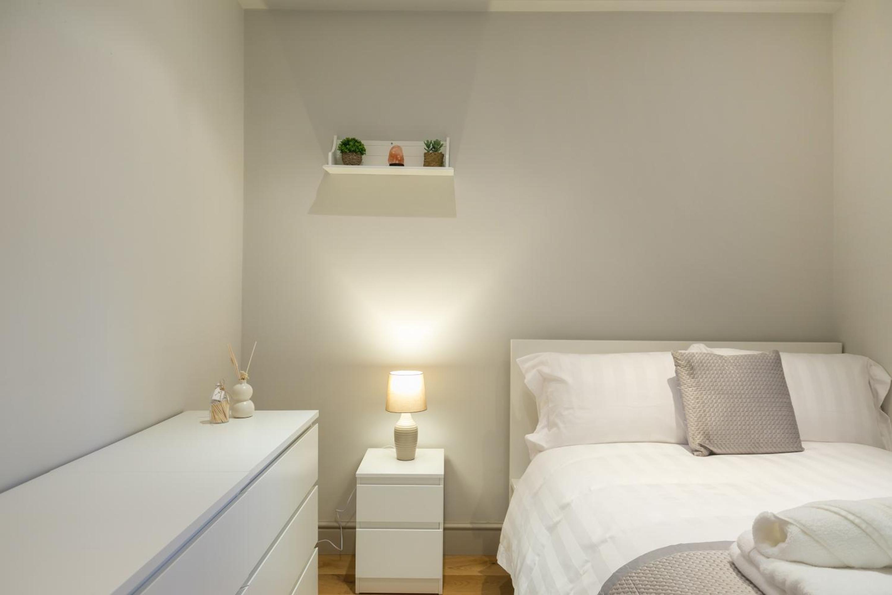The Notting Hill Residence - 2 BR Apartment Close to Hyde Park