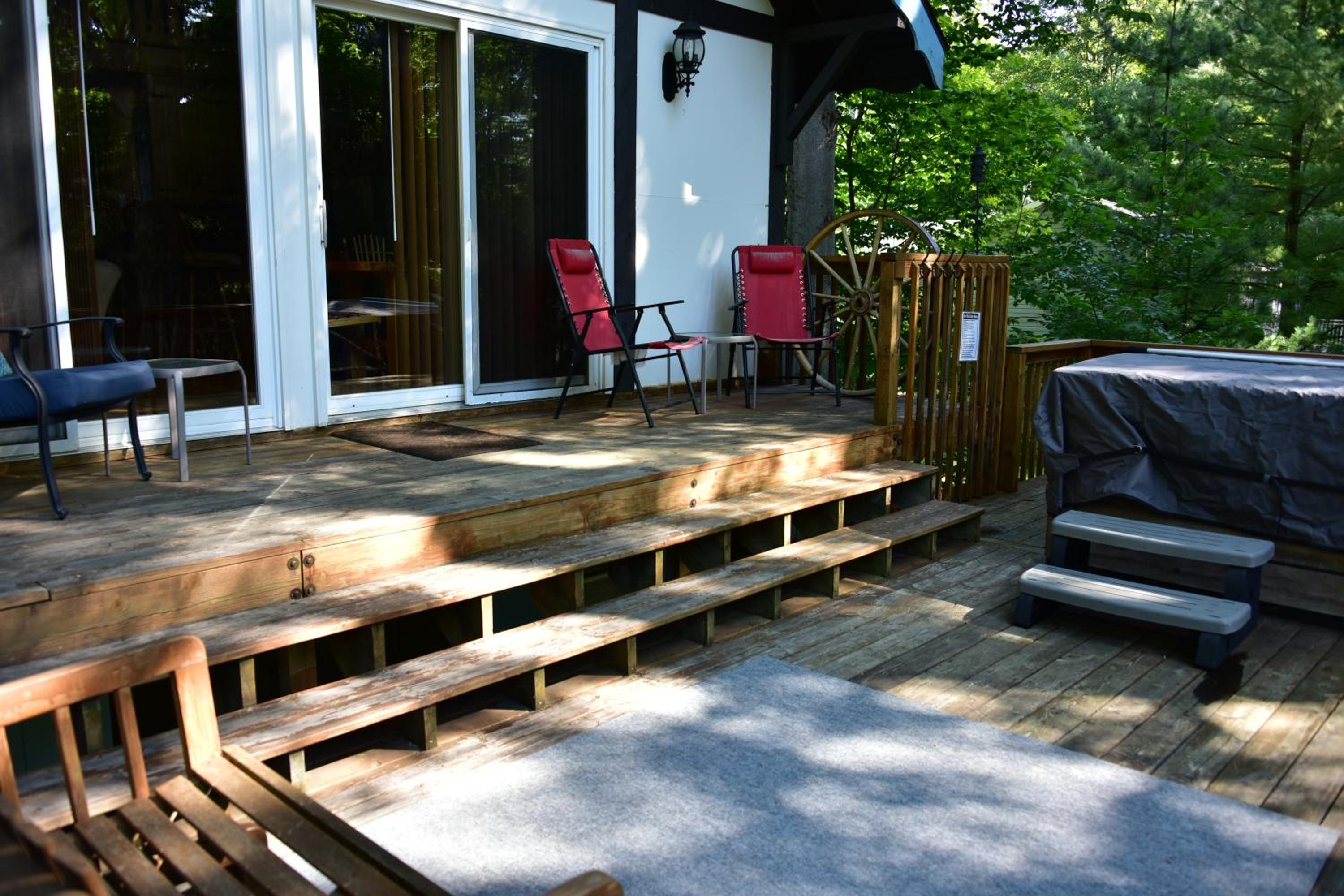 Hotel Quiet And Comfy 3bed/2bath - Chalet With Hot Tub.