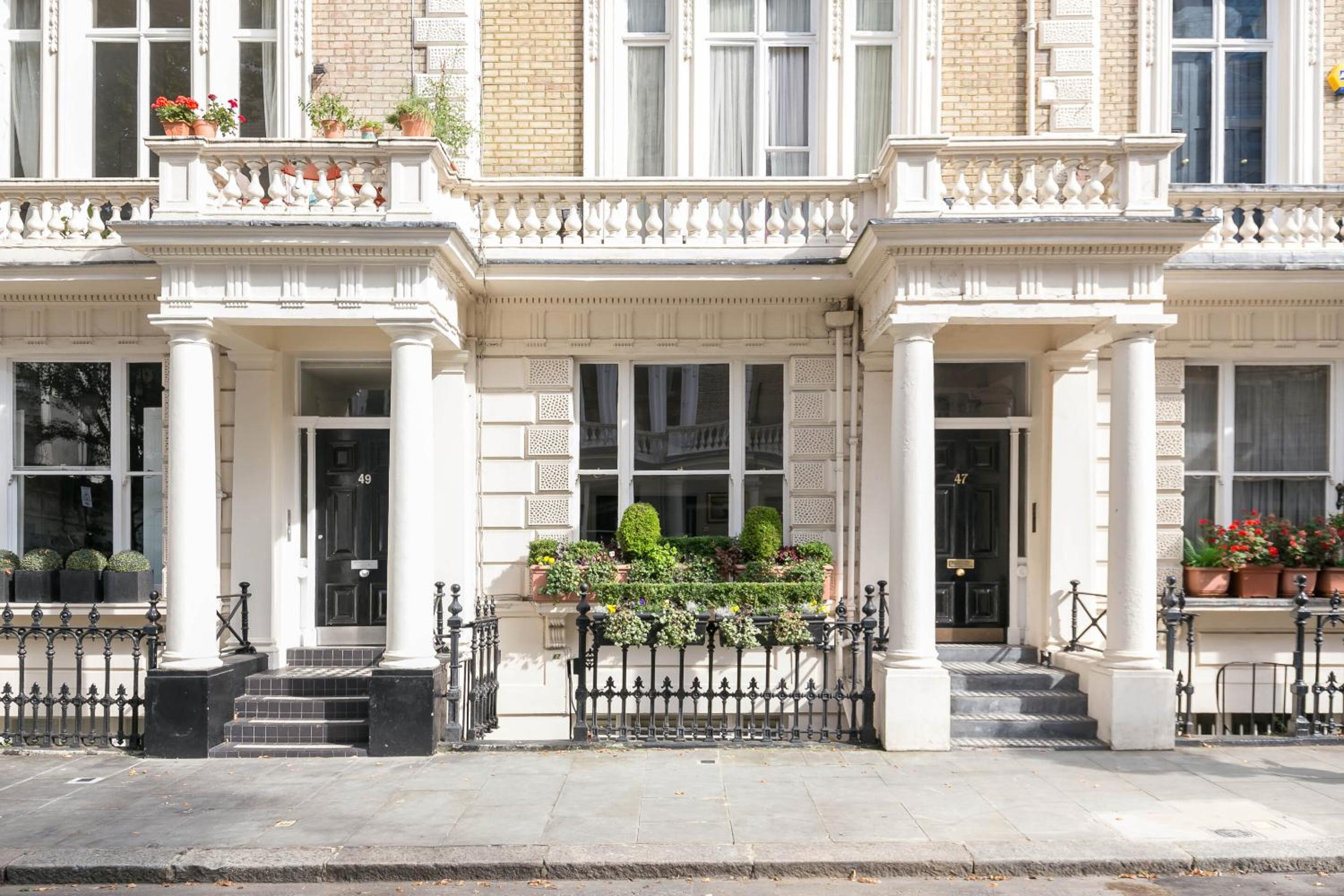 The Notting Hill Residence - 2 BR Apartment Close to Hyde Park