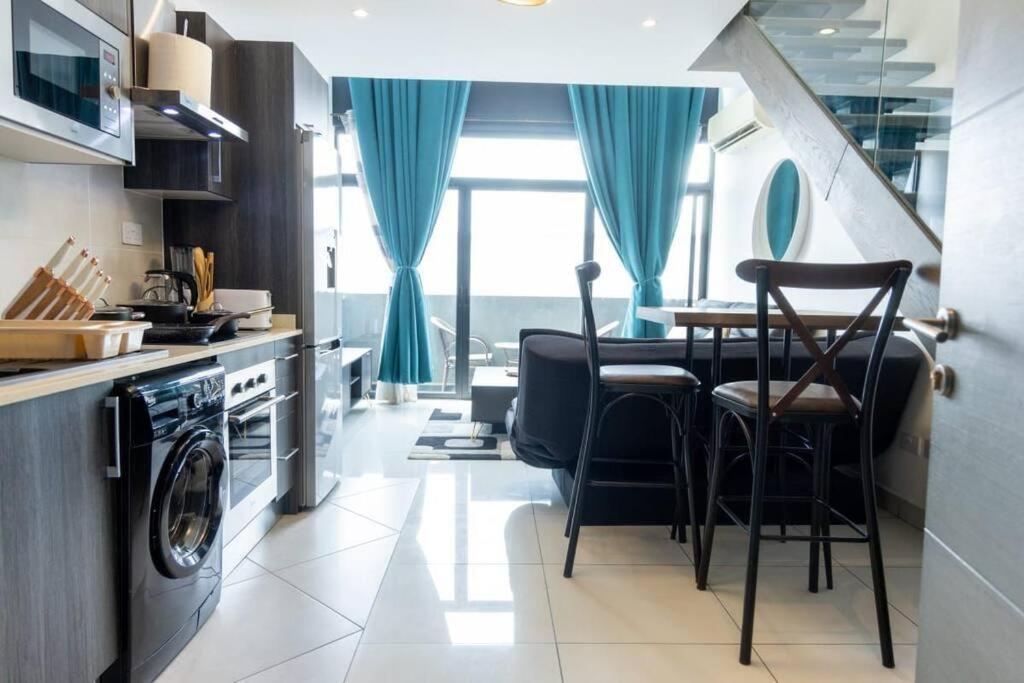 Skyline 1 Bed, Loft 2 @Embassy Gardens