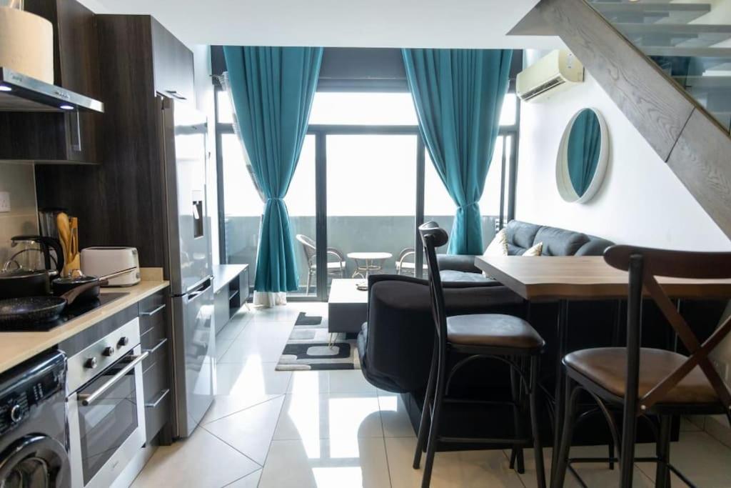 Skyline 1 Bed, Loft 2 @Embassy Gardens