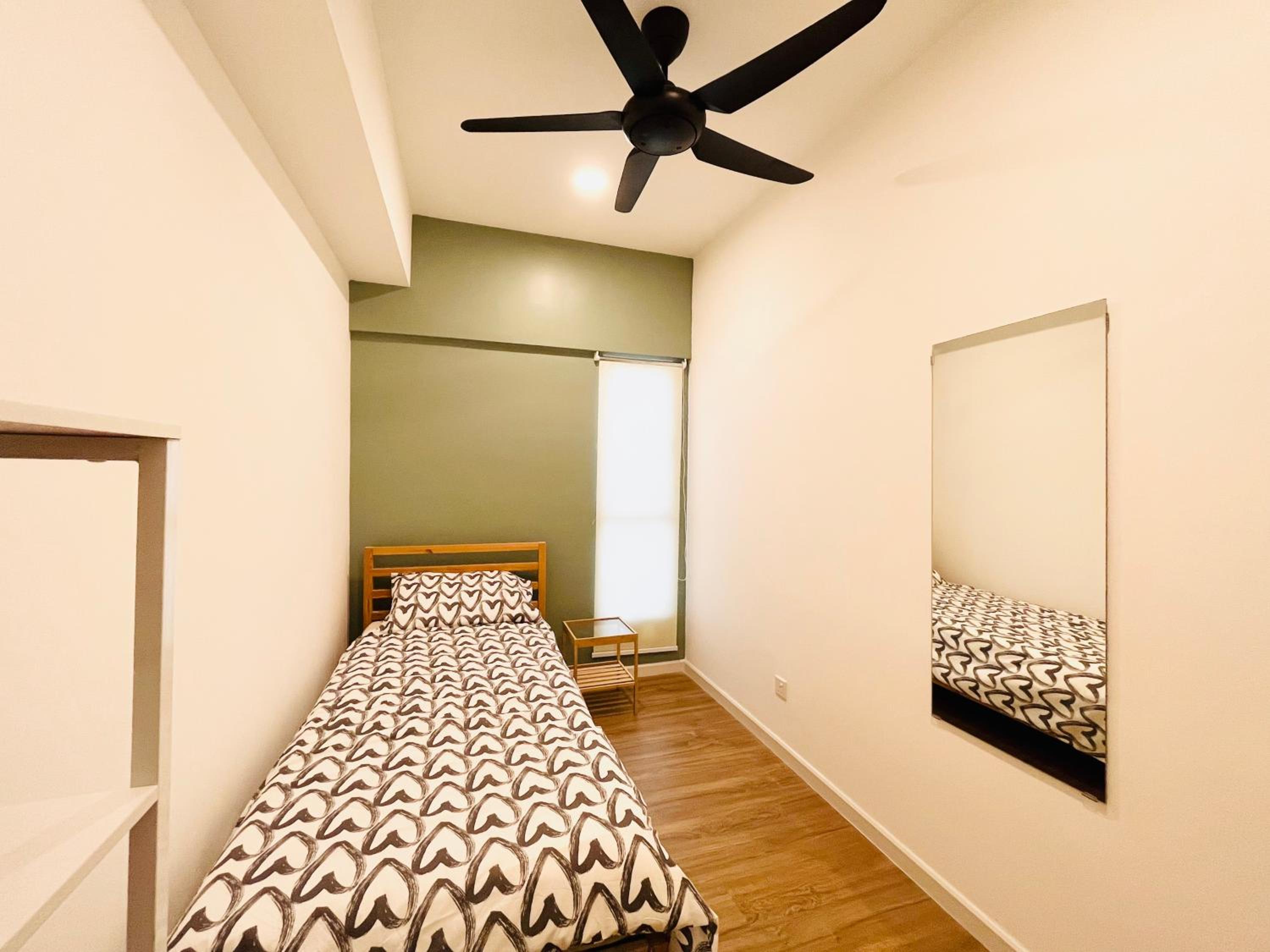 COMFY SKY SUITE Free Wifi & Netflix photo 7