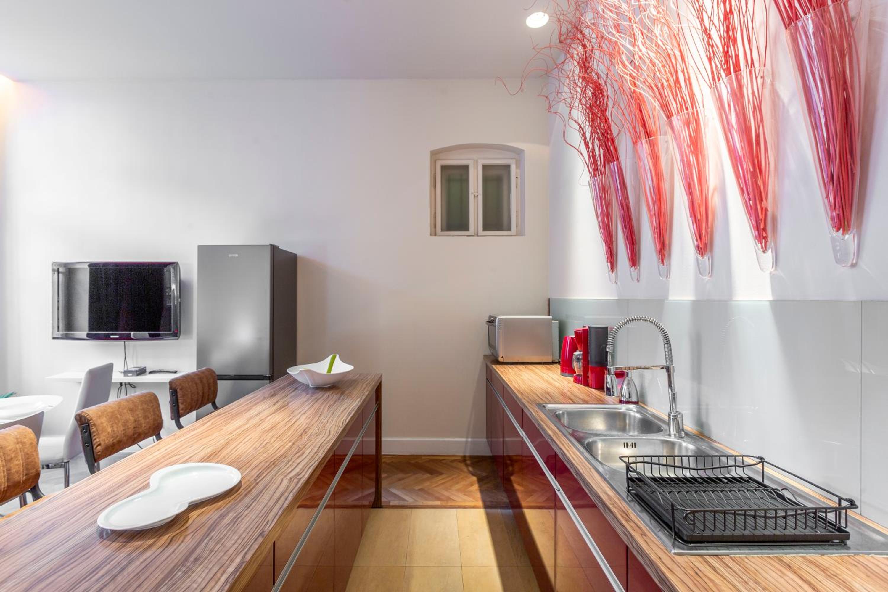 Exclusive & Stylish Central Apartment in the Heart of Budapest view 5