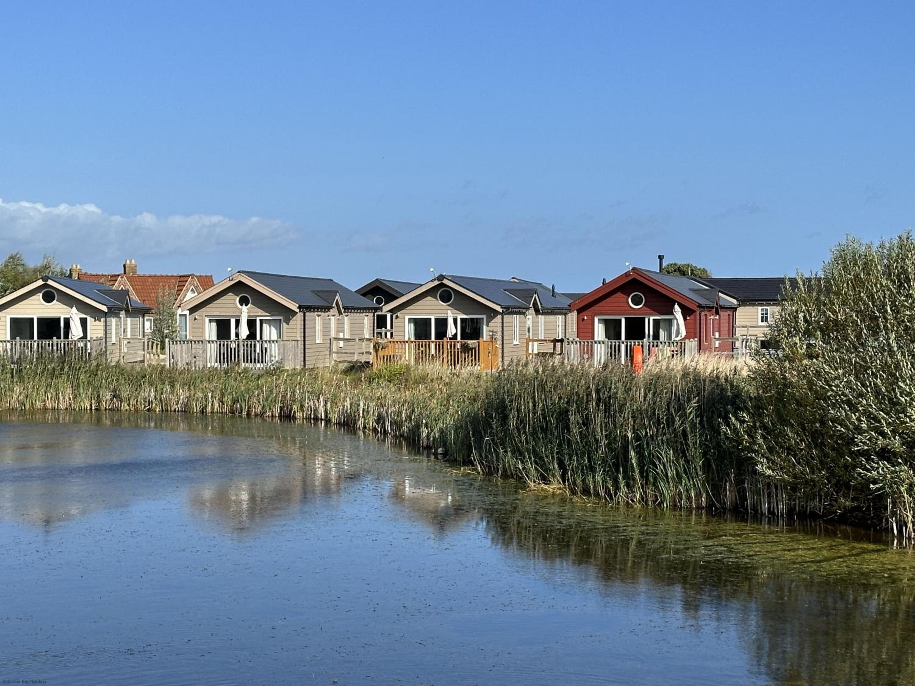 Low Lake Lodge - Lakeside - Part of the The Bay Filey Holiday Village with pool, gym and direct beach access, pub, restaurant, tennis and meadows walks view 3