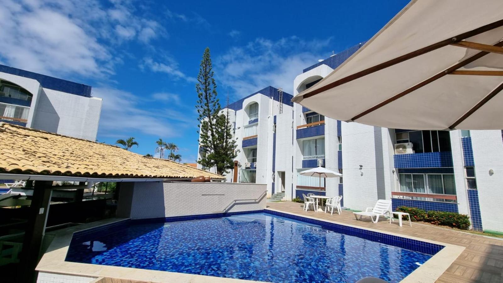Duplex com 02 suítes, mobiliado e reformado em Vilas do Atlântico