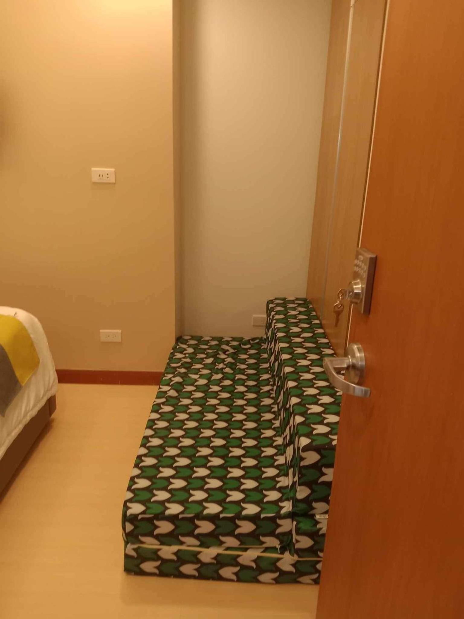 Homey 1Bedroom BGC Condo - MINIMUM 2 Nights stay view 2