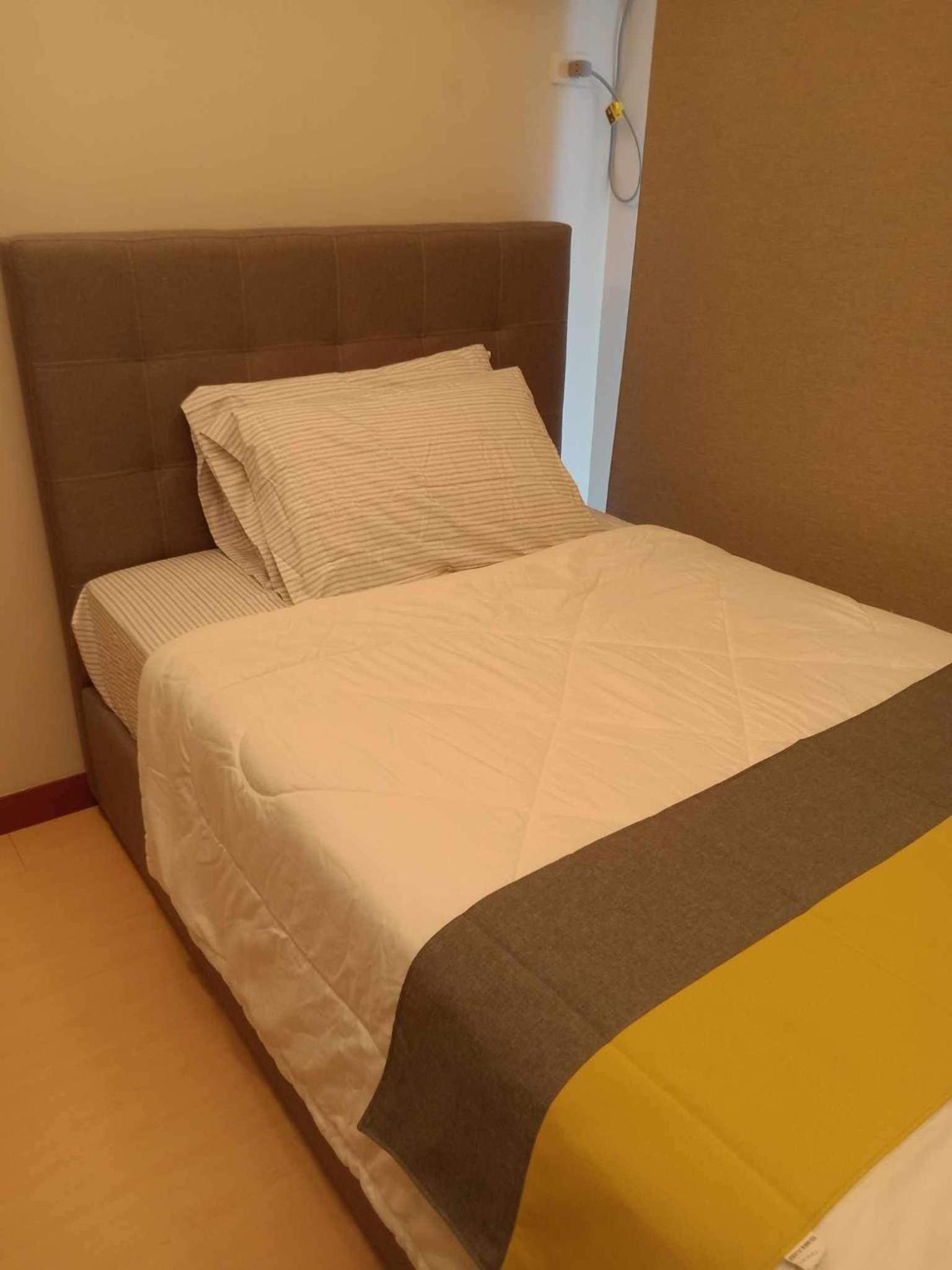 Homey 1Bedroom BGC Condo - MINIMUM 2 Nights stay view 3