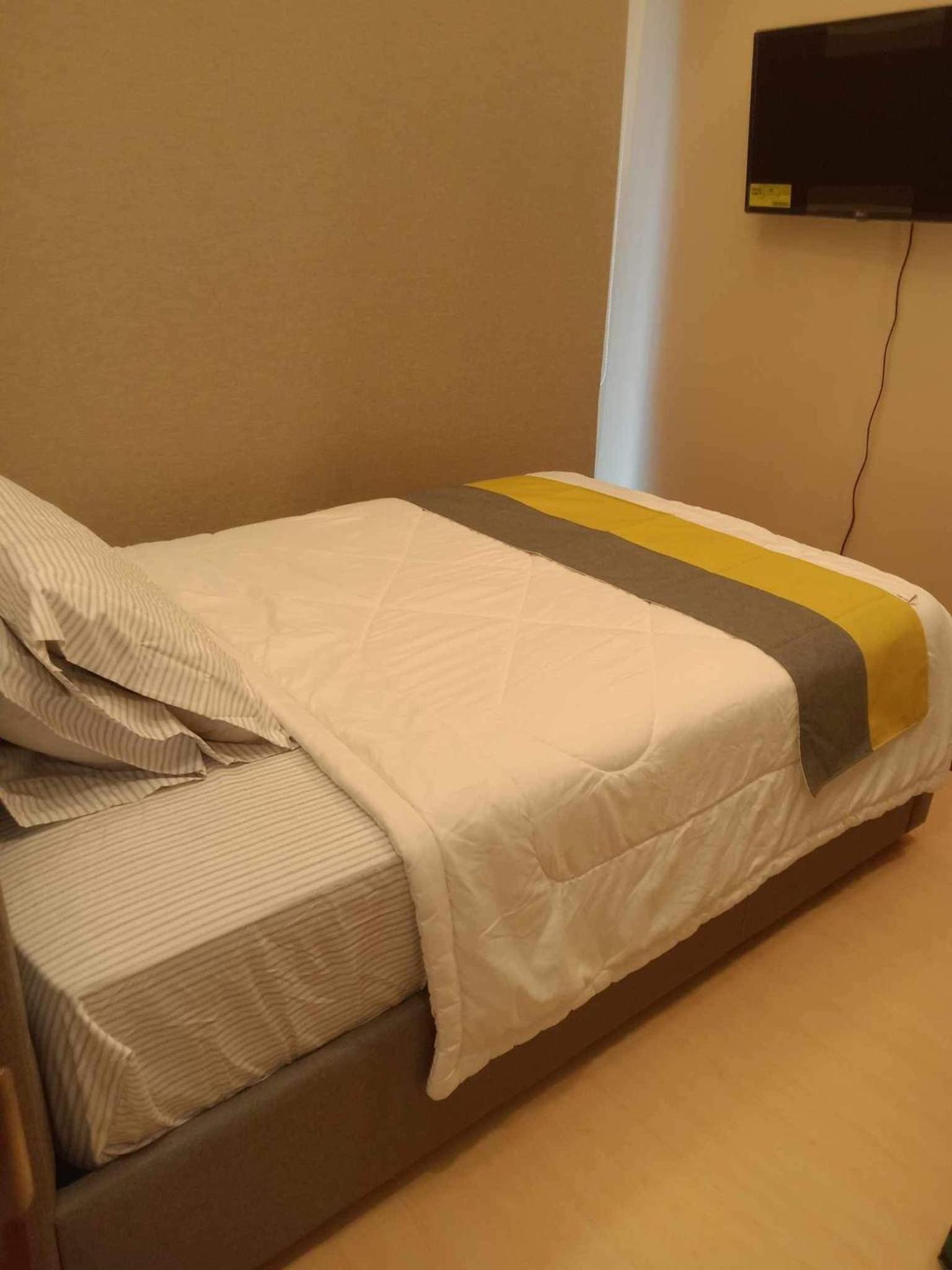 Homey 1Bedroom BGC Condo - MINIMUM 2 Nights stay view 4