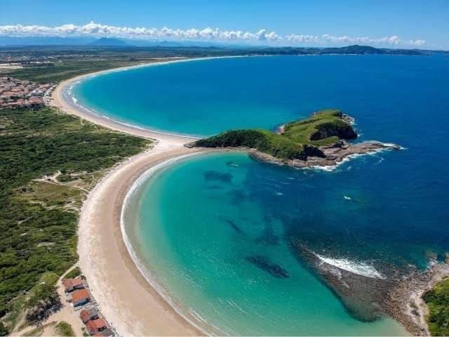 Casa inteira no Peró, a poucos passos da praia