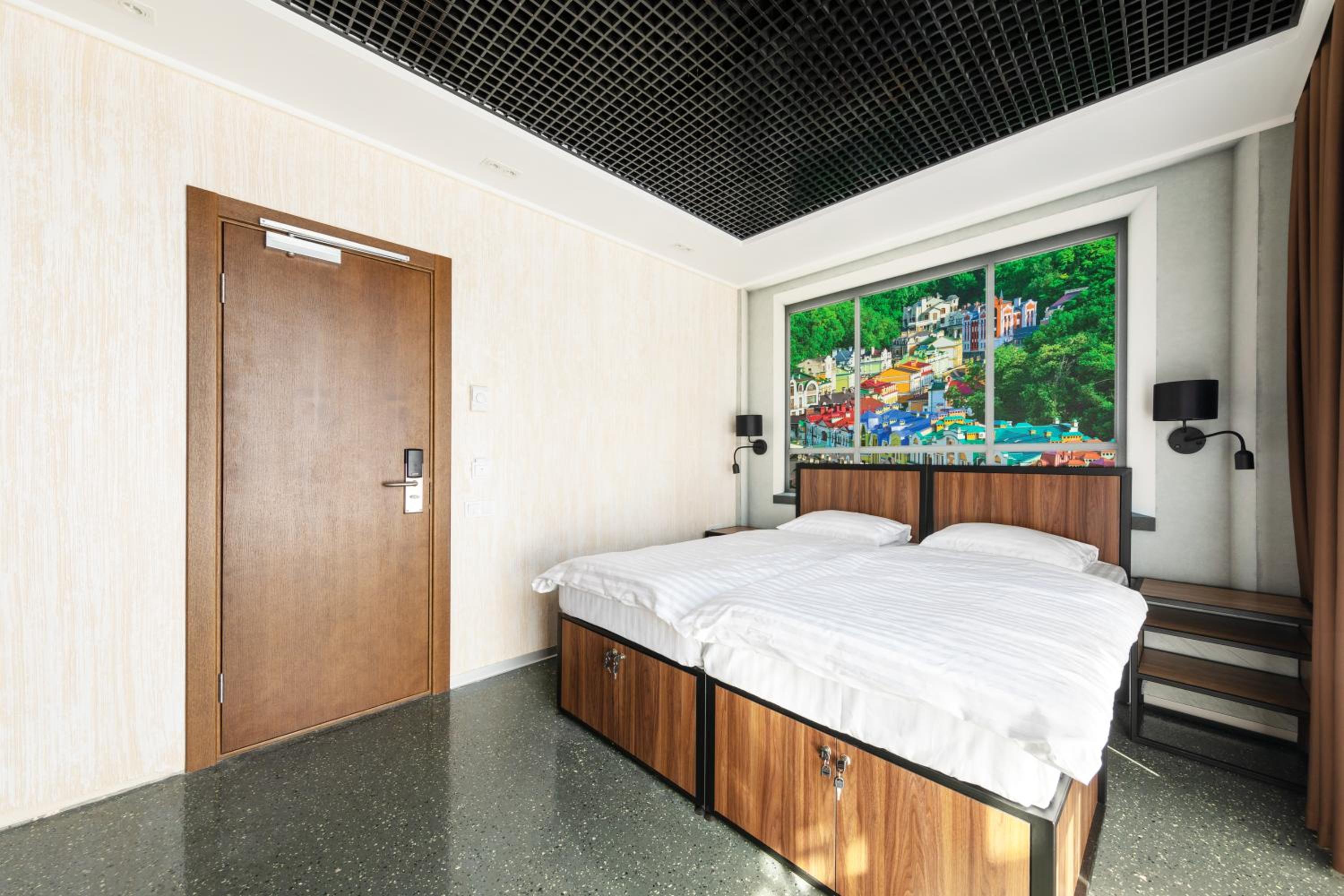 MISTO capsule hotel