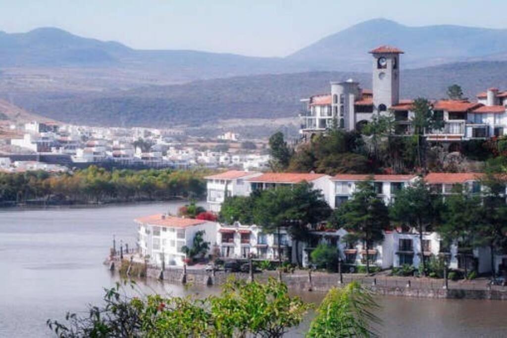 Encantador loft! por el lago view 2