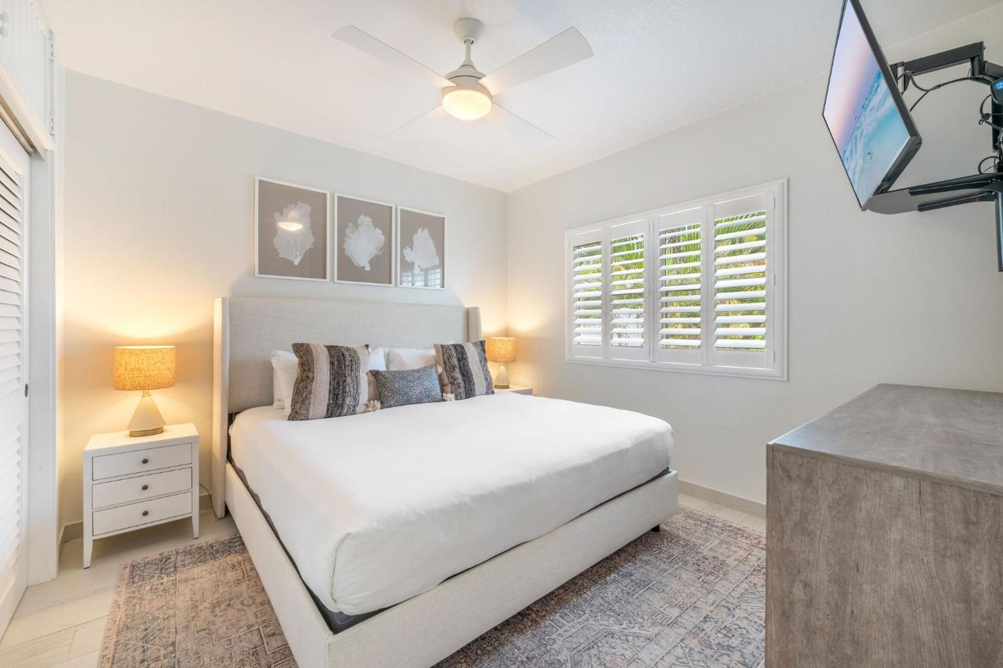 Next to Ritz Carlton, Oceanview 1BR on Seven Mile Beach view 3