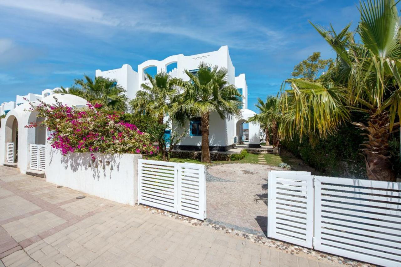 Luxury Villa with pool heated
