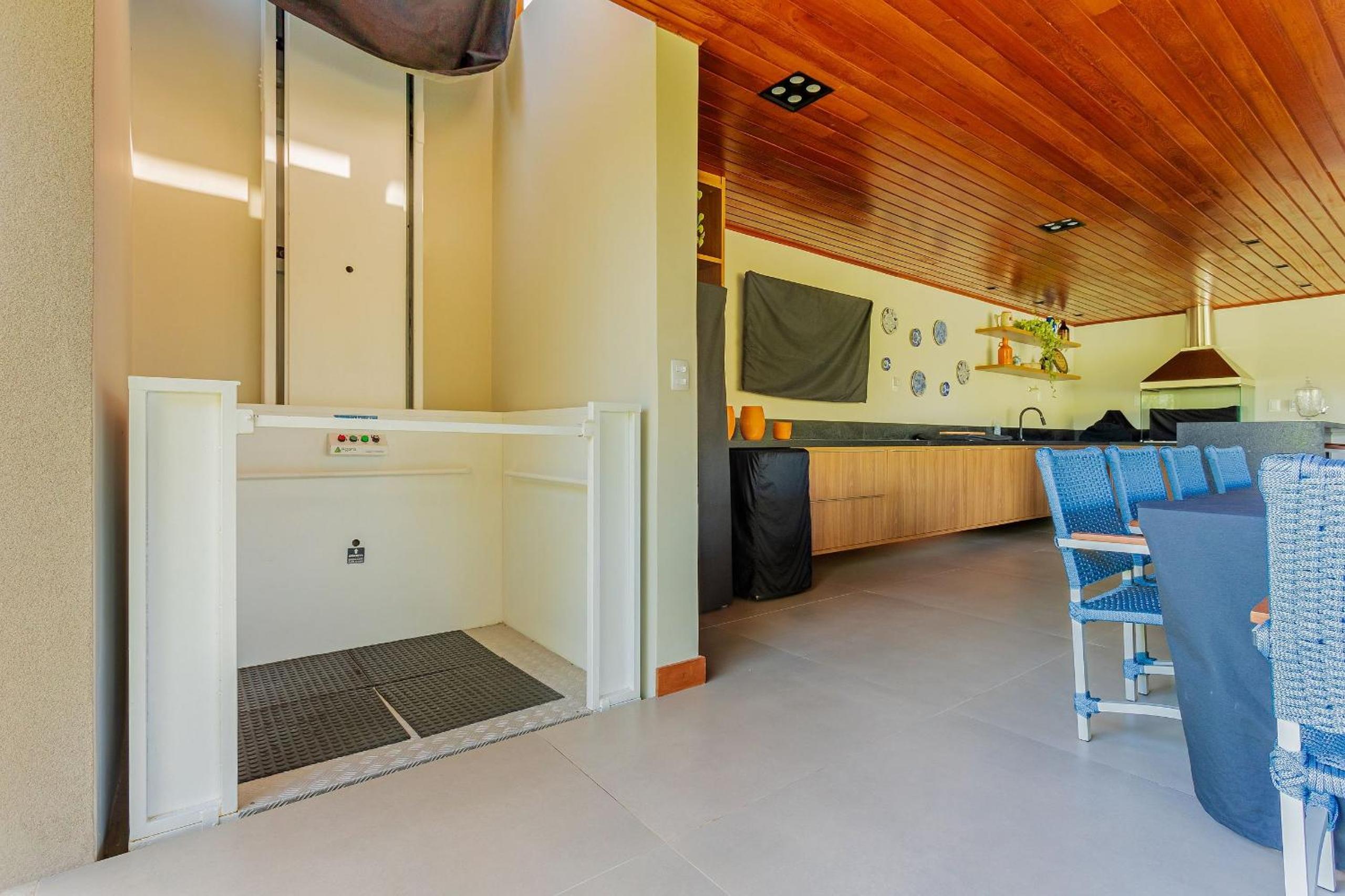 PF16 Casa Alto Padrão 5 Suites - Praia Bella, with exclusive access to the beach!