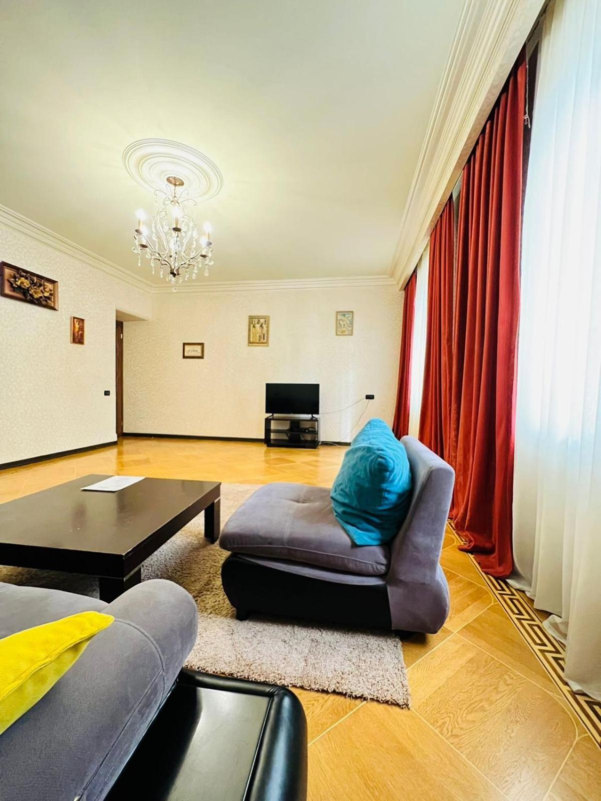 Superb Central Location! Spacious and Comfortable 1 Bedroom + Jacuzzi, Next To Northern Avenue