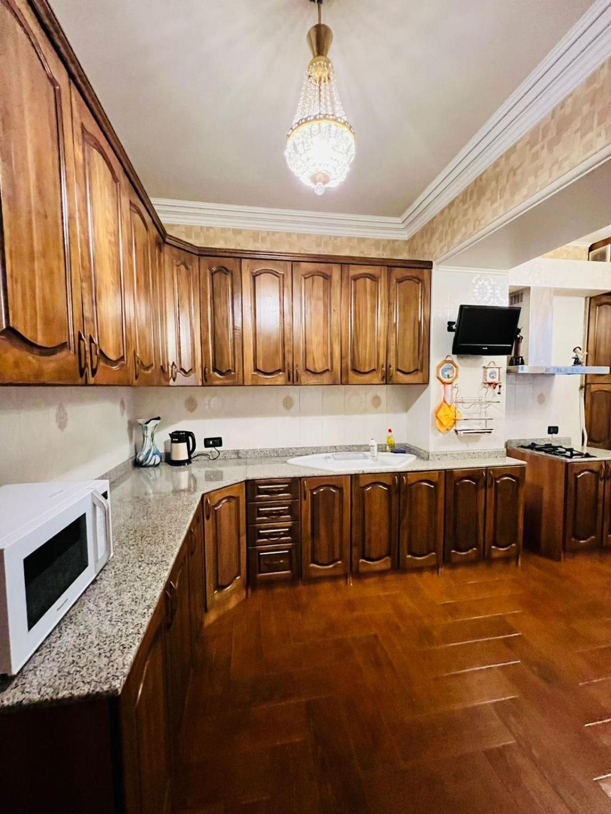 Superb Central Location! Spacious and Comfortable 1 Bedroom + Jacuzzi, Next To Northern Avenue