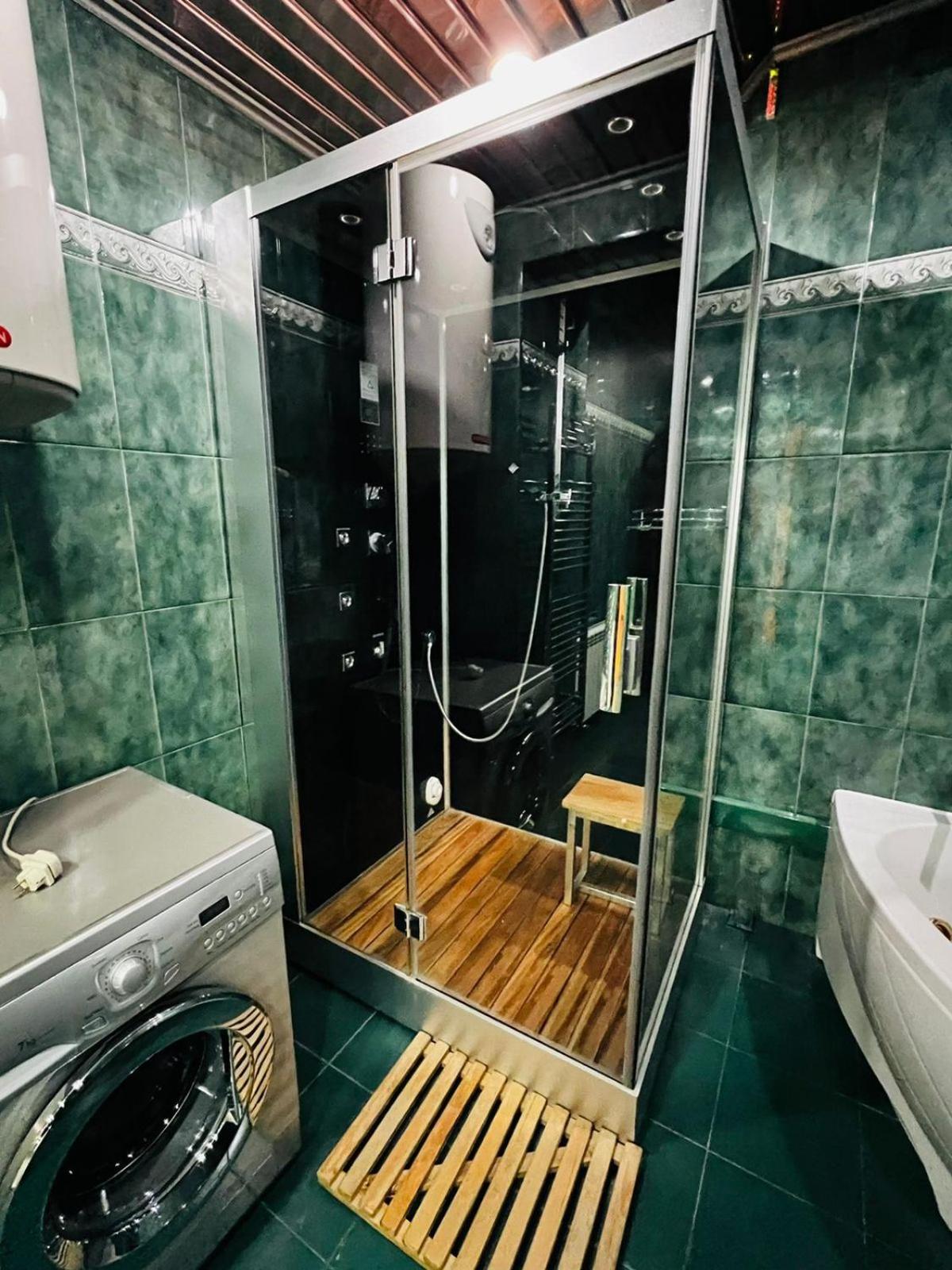 Superb Central Location! Spacious and Comfortable 1 Bedroom + Jacuzzi, Next To Northern Avenue
