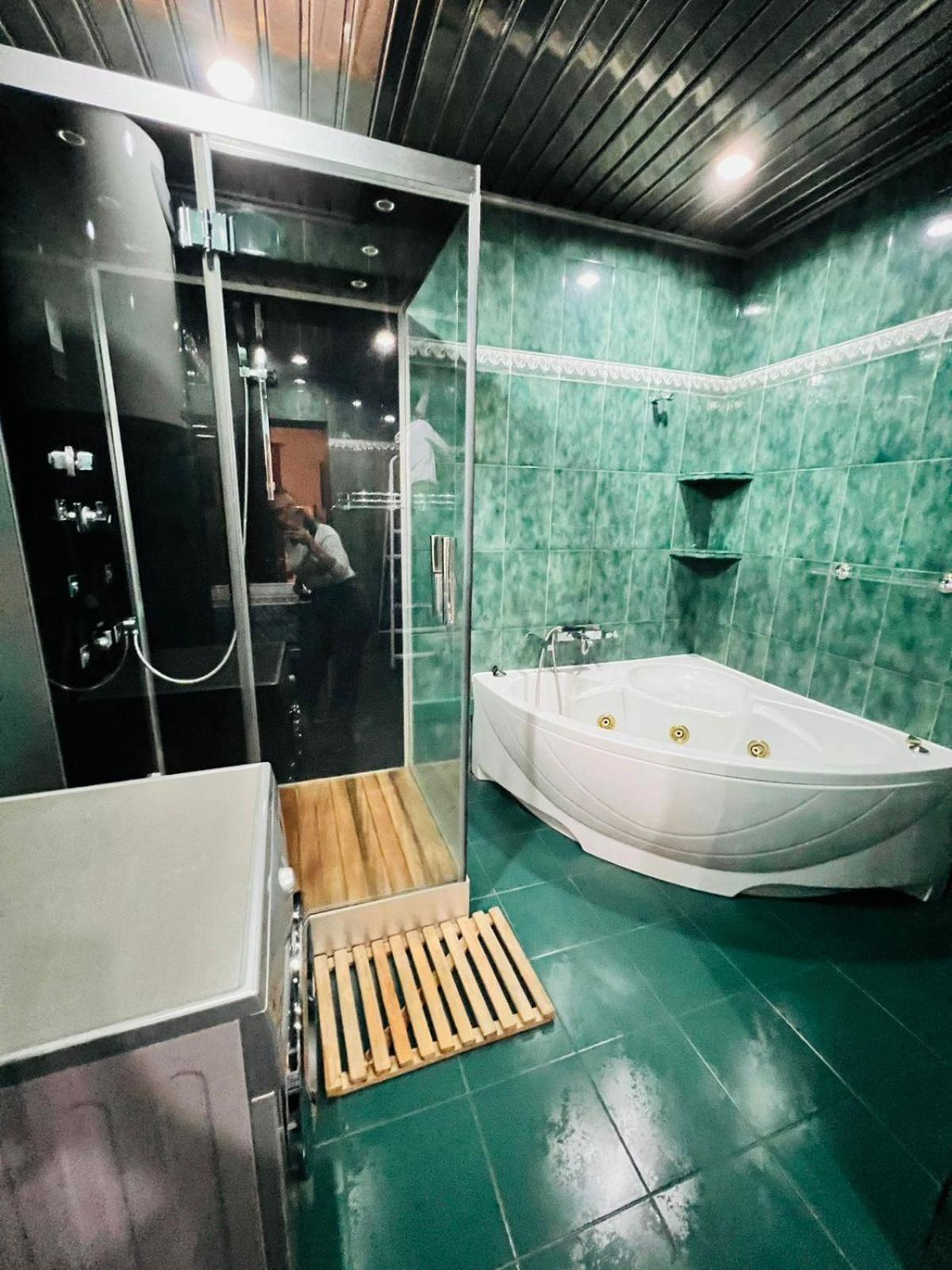 Superb Central Location! Spacious and Comfortable 1 Bedroom + Jacuzzi, Next To Northern Avenue