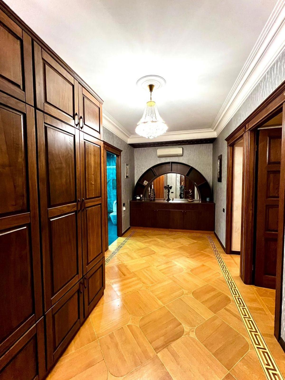 Superb Central Location! Spacious and Comfortable 1 Bedroom + Jacuzzi, Next To Northern Avenue
