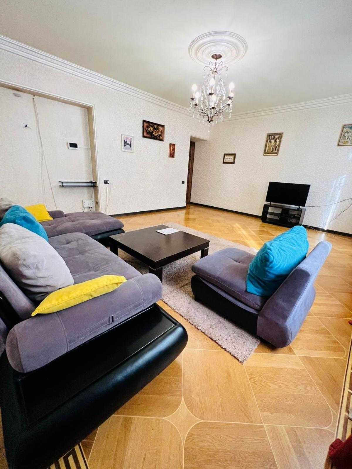 Superb Central Location! Spacious and Comfortable 1 Bedroom + Jacuzzi, Next To Northern Avenue