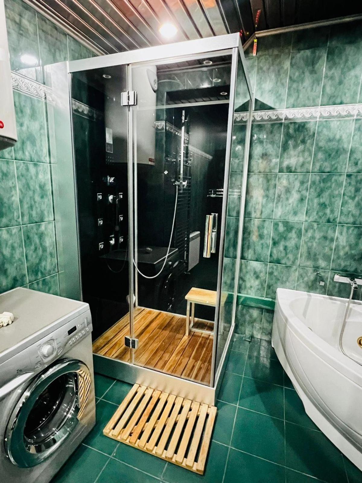 Superb Central Location! Spacious and Comfortable 1 Bedroom + Jacuzzi, Next To Northern Avenue