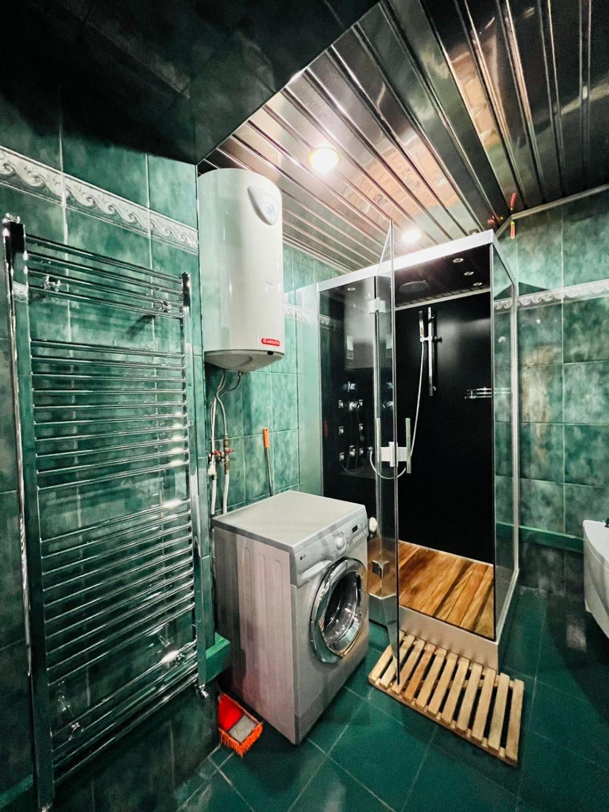 Superb Central Location! Spacious and Comfortable 1 Bedroom + Jacuzzi, Next To Northern Avenue