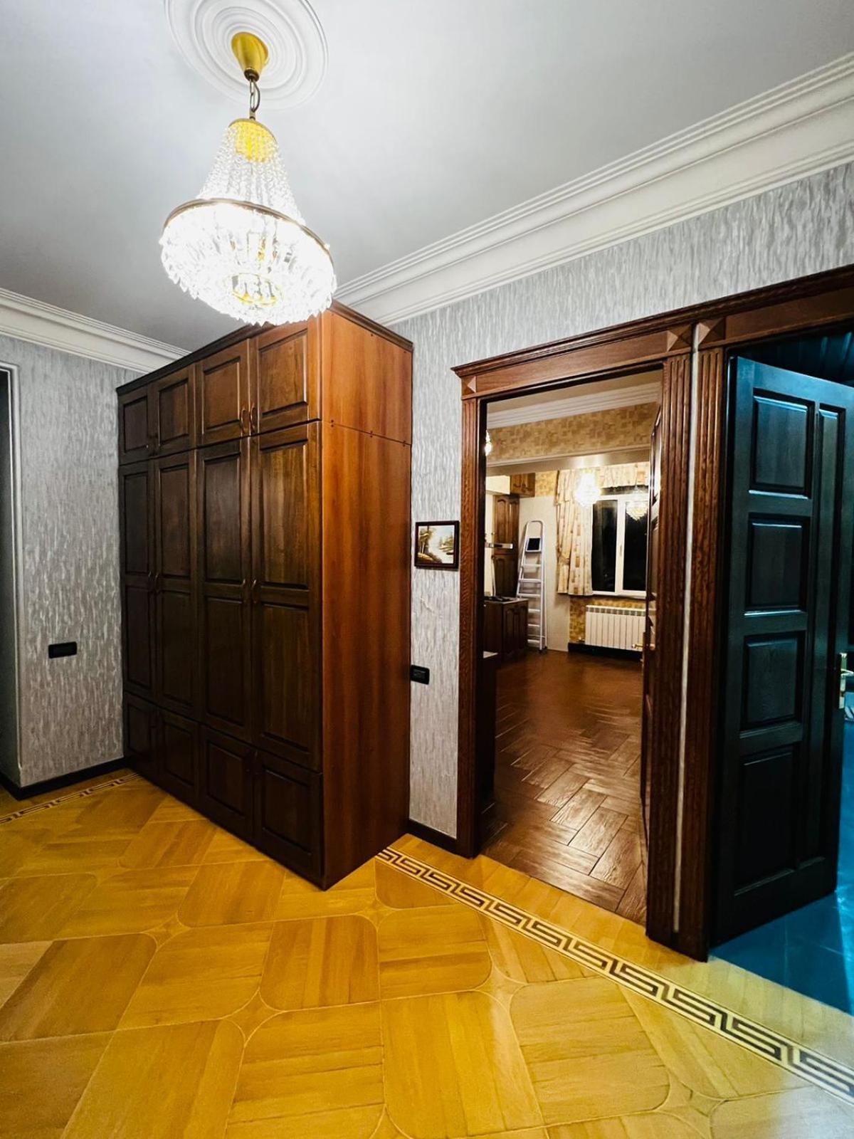 Superb Central Location! Spacious and Comfortable 1 Bedroom + Jacuzzi, Next To Northern Avenue