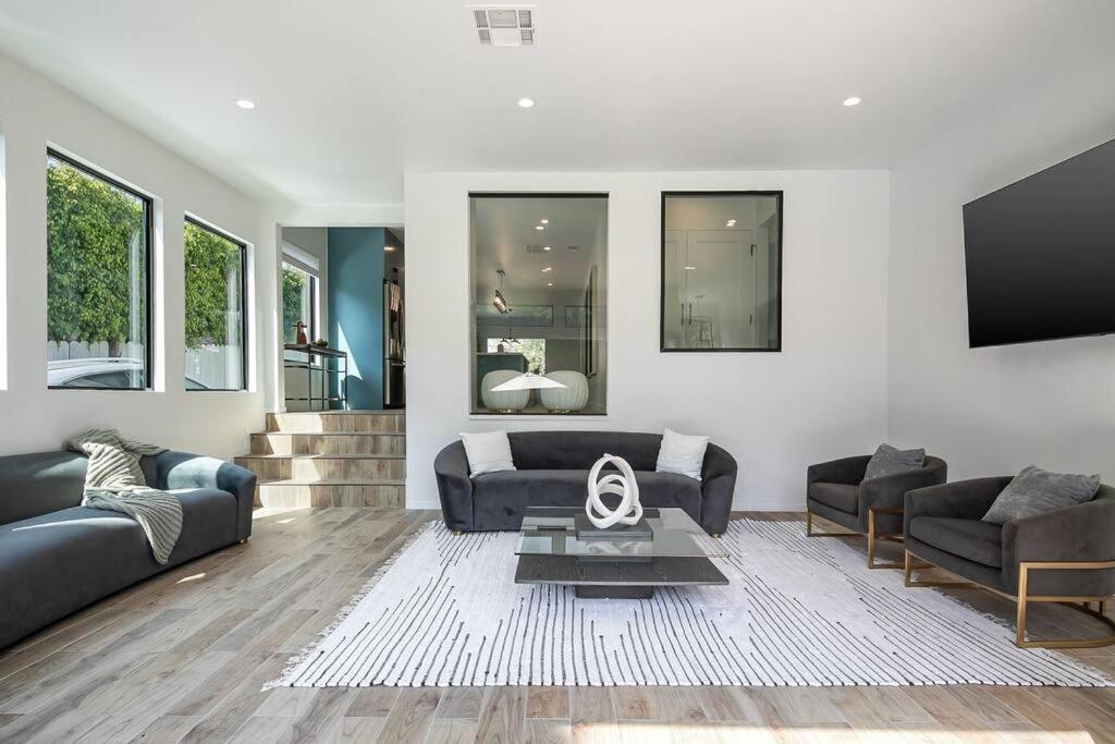 Comfortable, Stylish Westwood Home