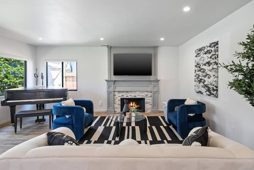 Comfortable, Stylish Westwood Home
