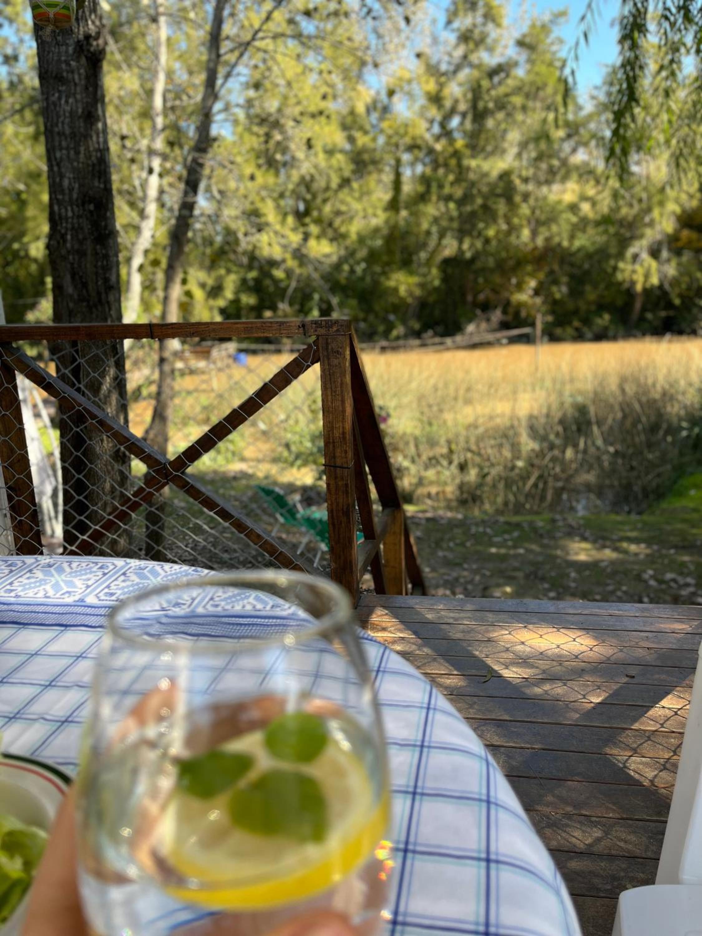 Viva la Pepa. Cabañas al Río