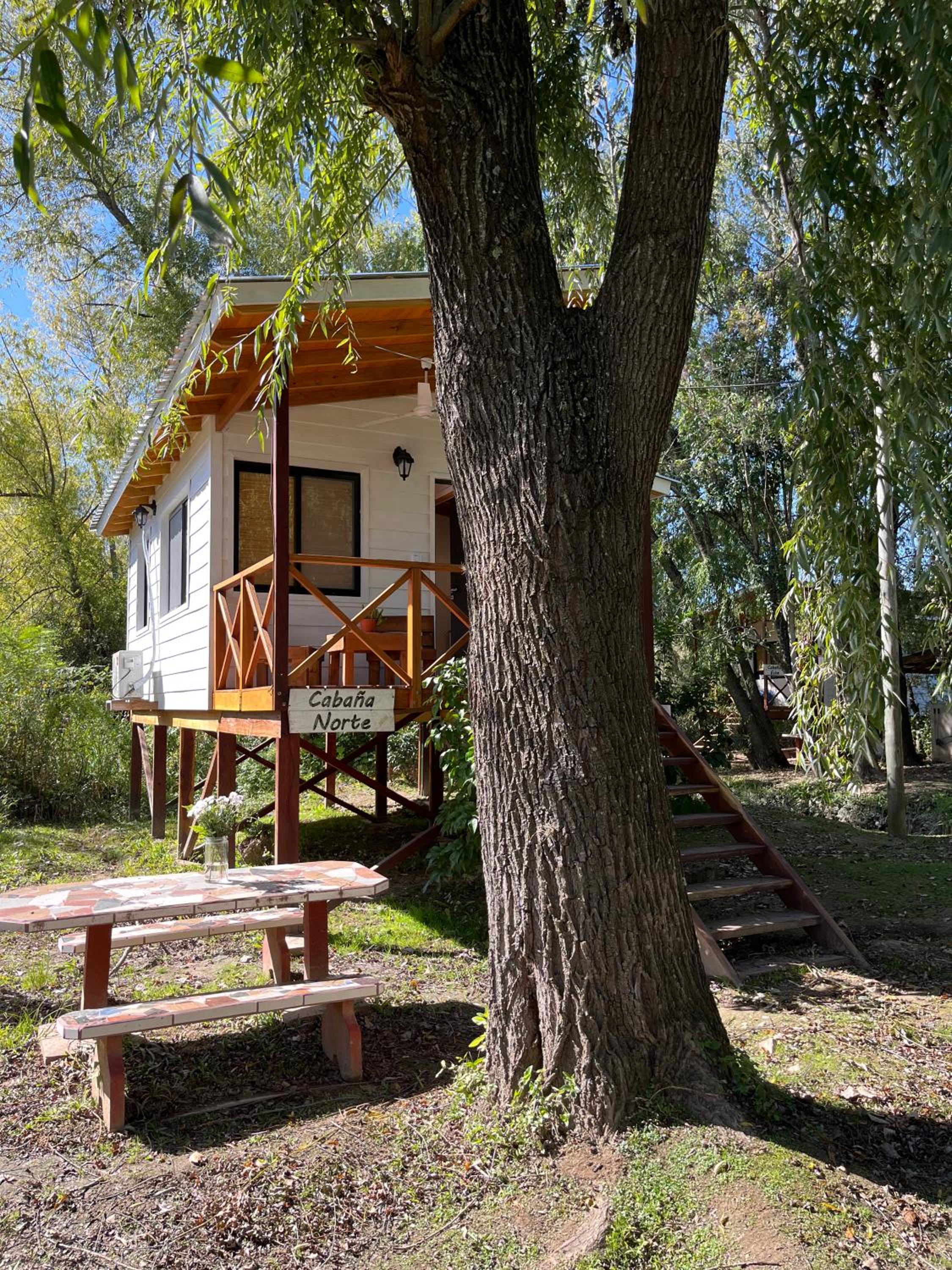 Viva la Pepa. Cabañas al Río