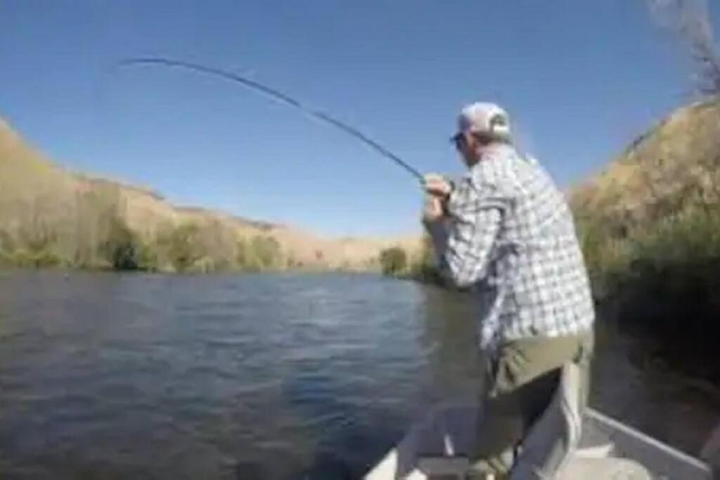 Ocean Wave by Boise River + 2 Cruiser Bikes! view 5