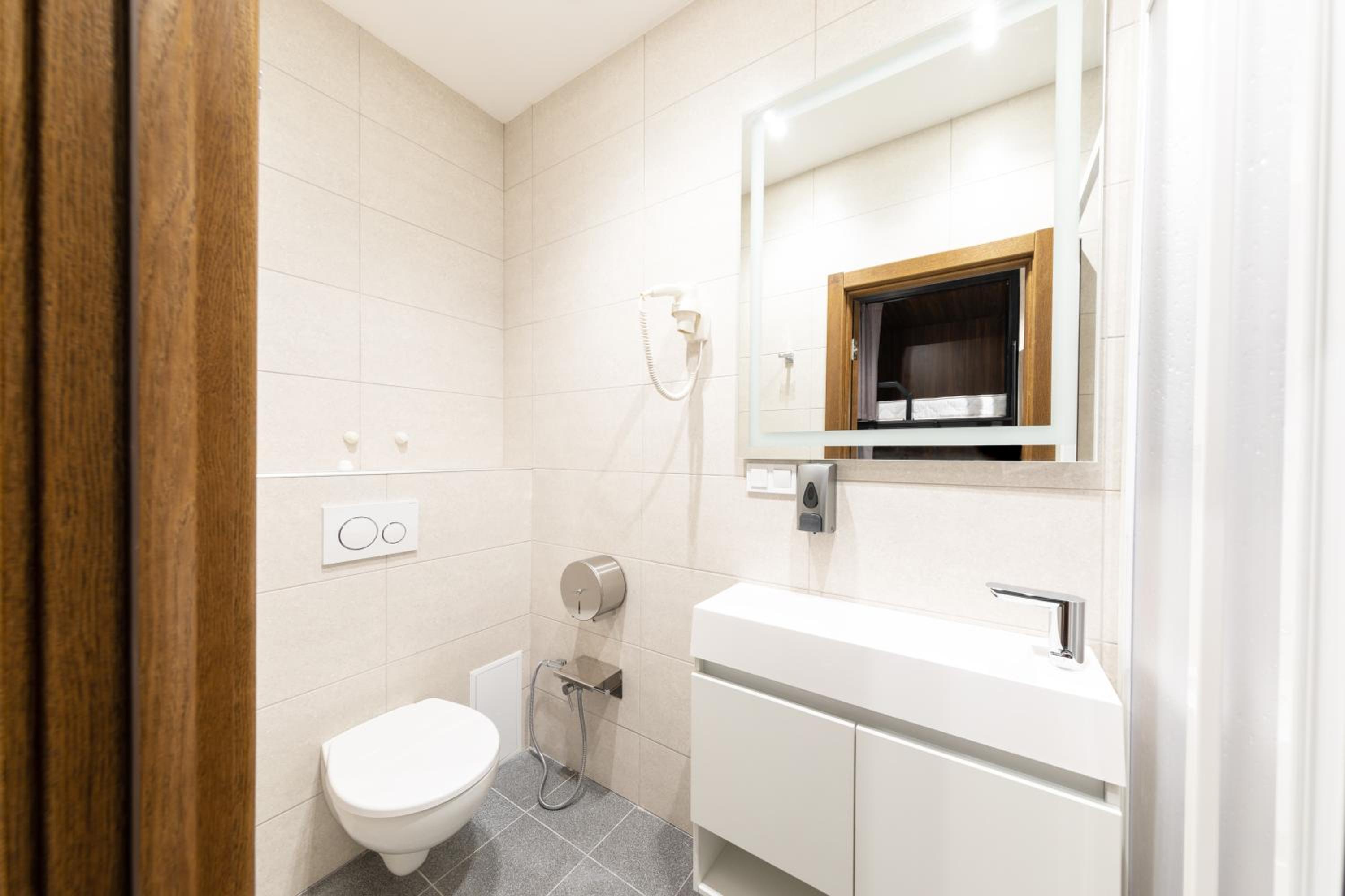 MISTO capsule hotel