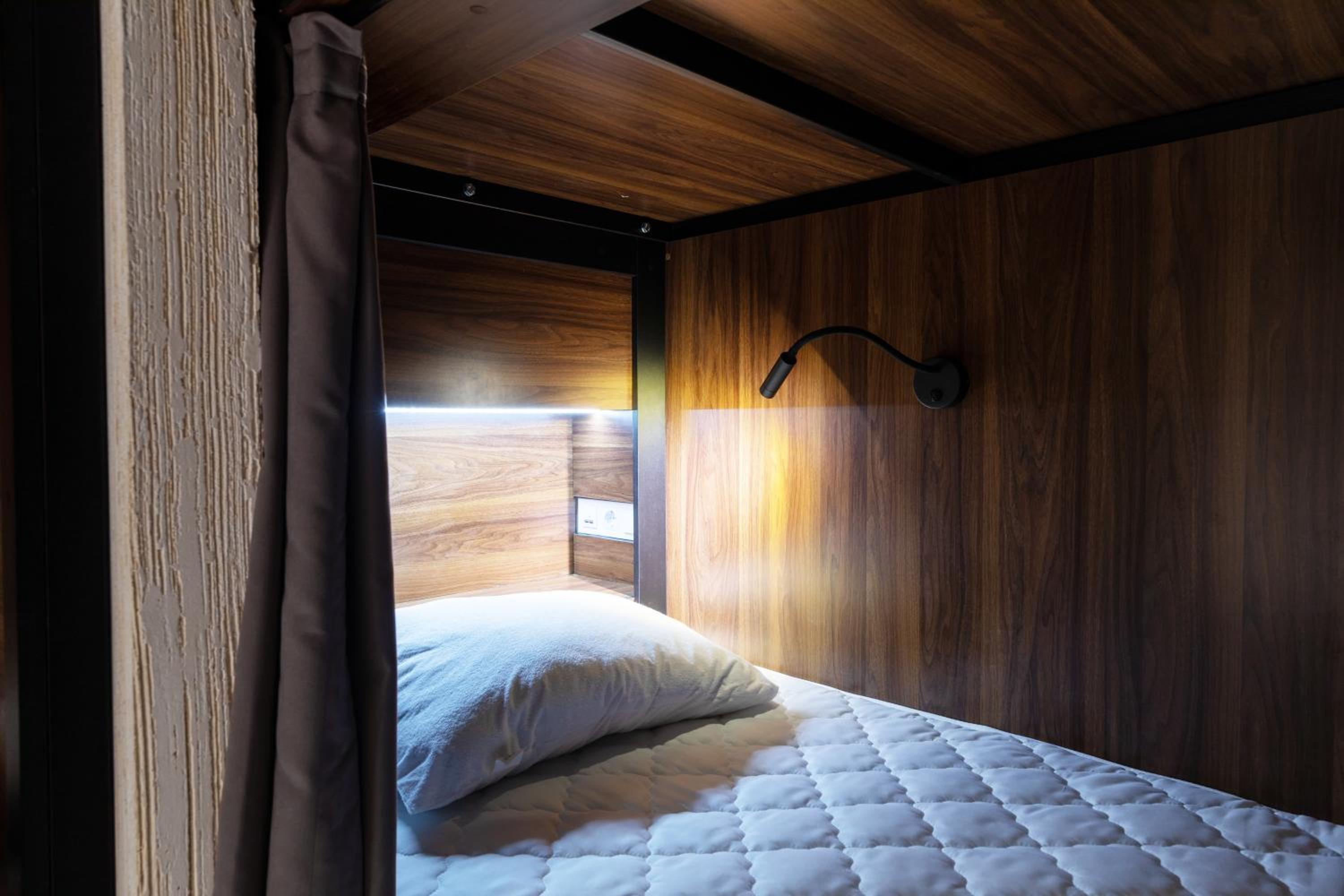 MISTO capsule hotel