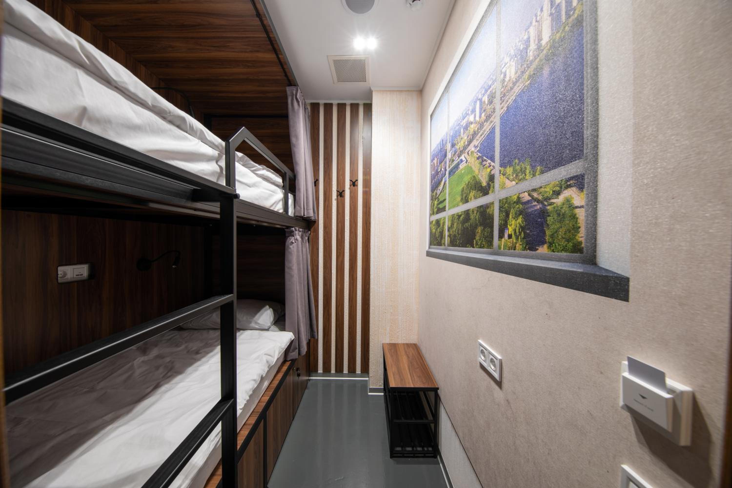 MISTO capsule hotel