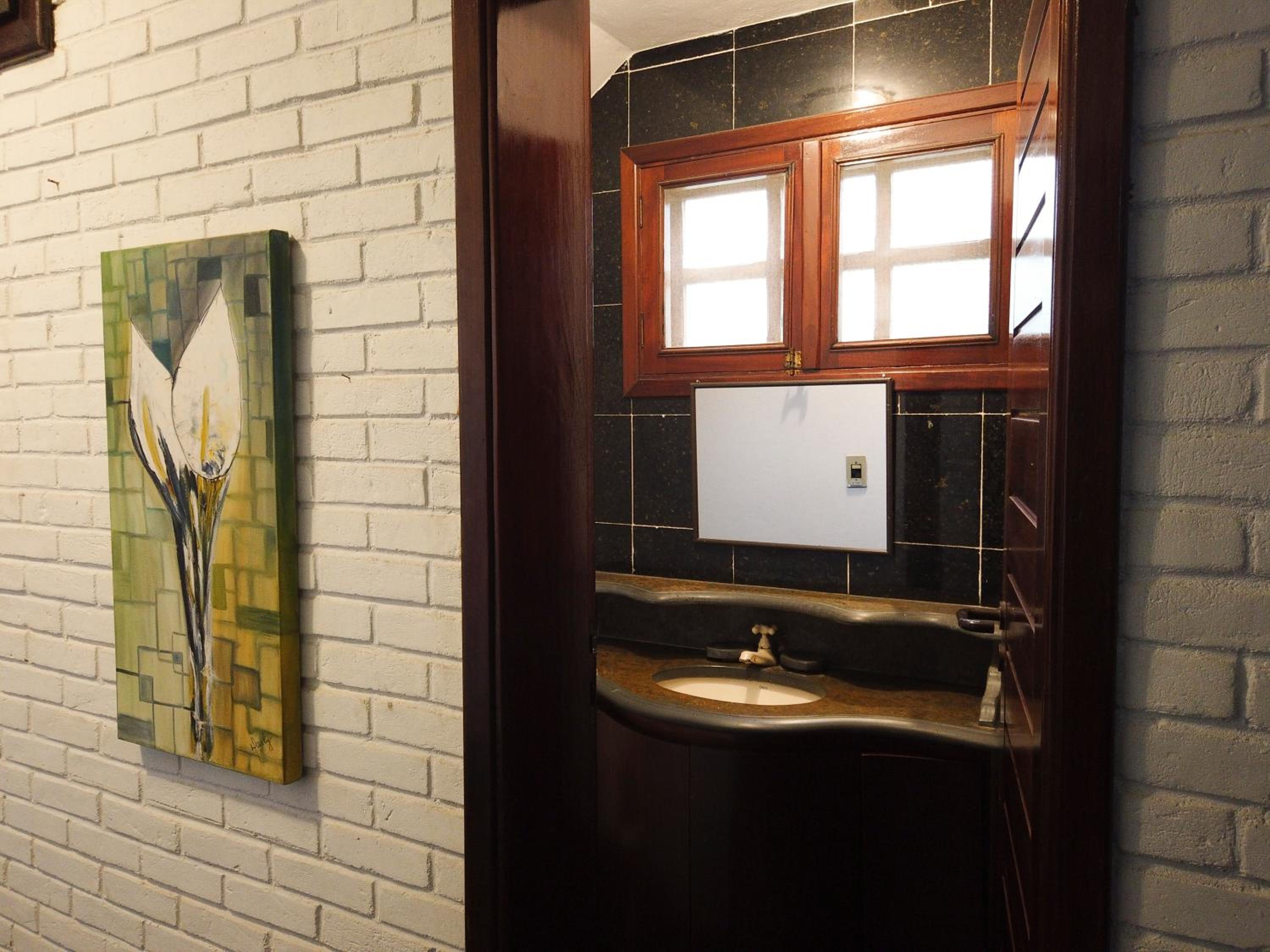 Canto das Toninhas Guest House