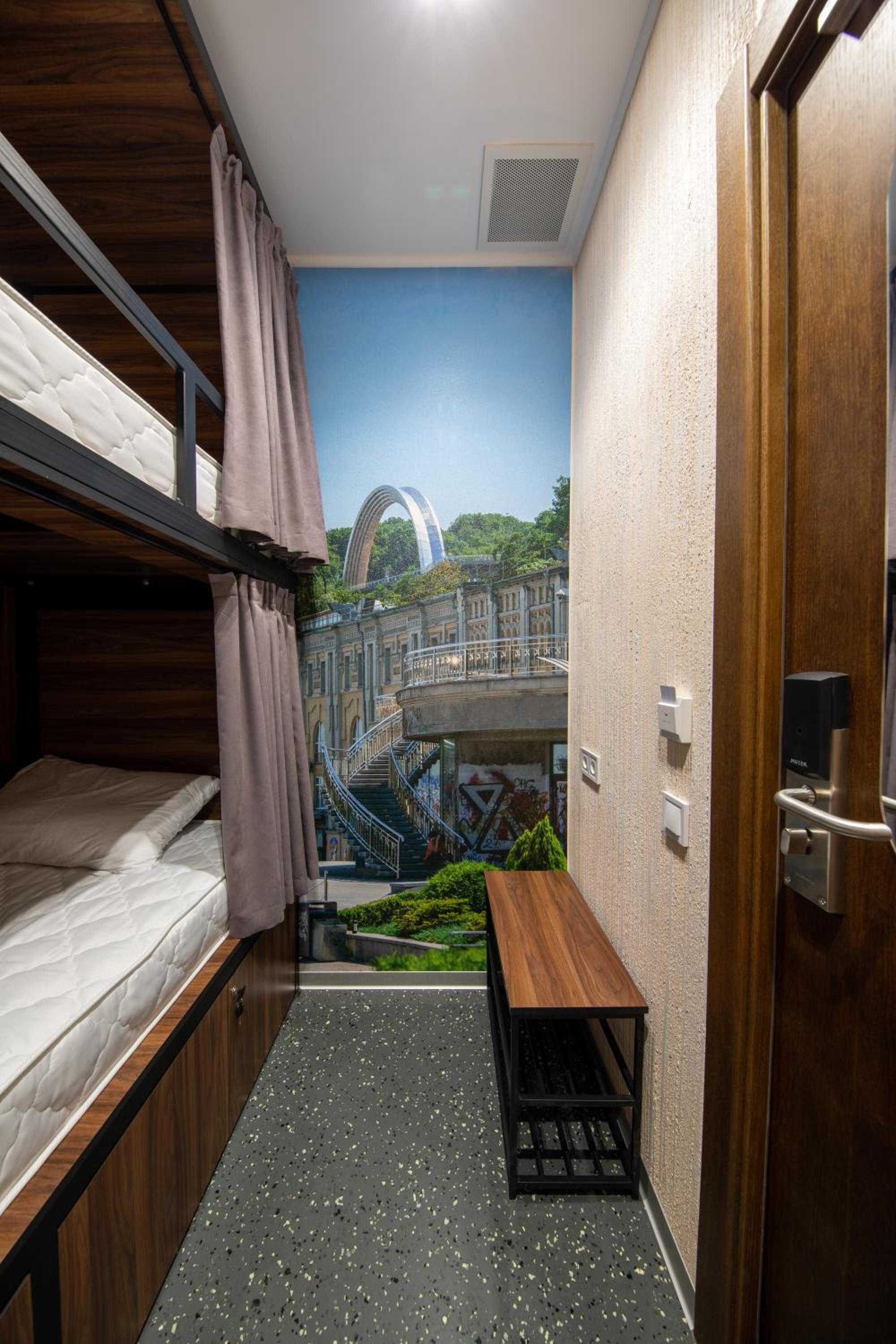 MISTO capsule hotel