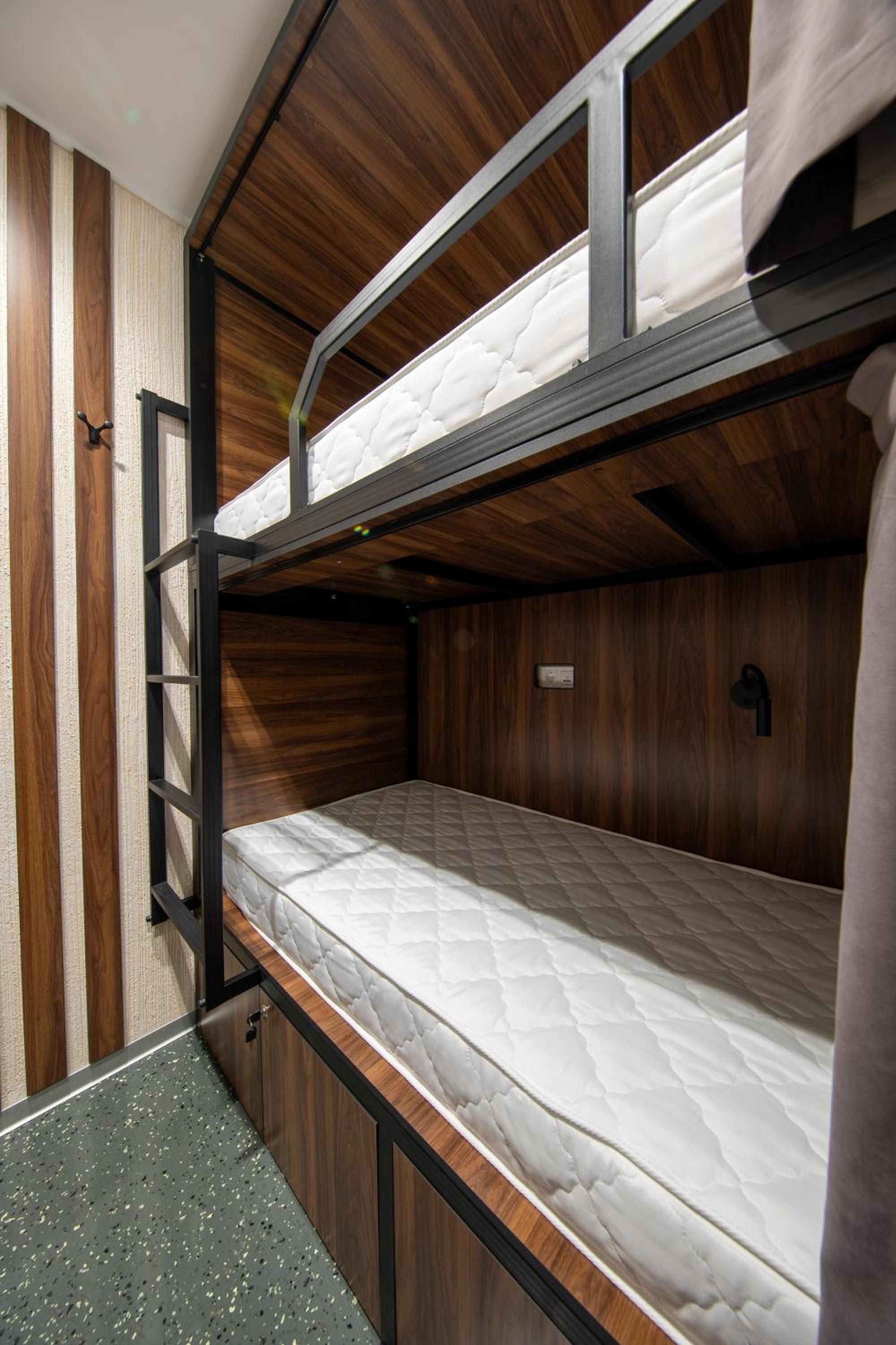MISTO capsule hotel