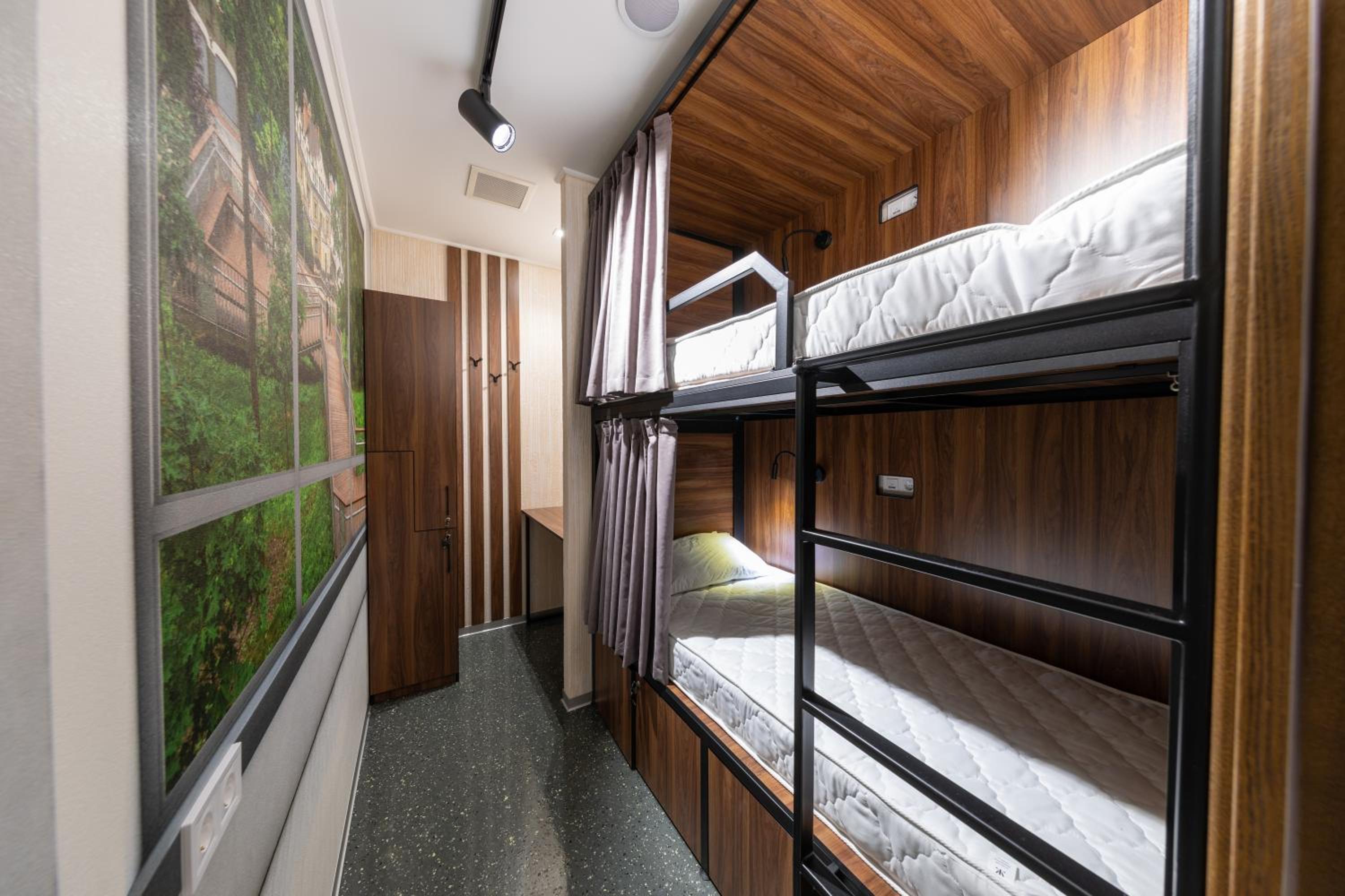 MISTO capsule hotel